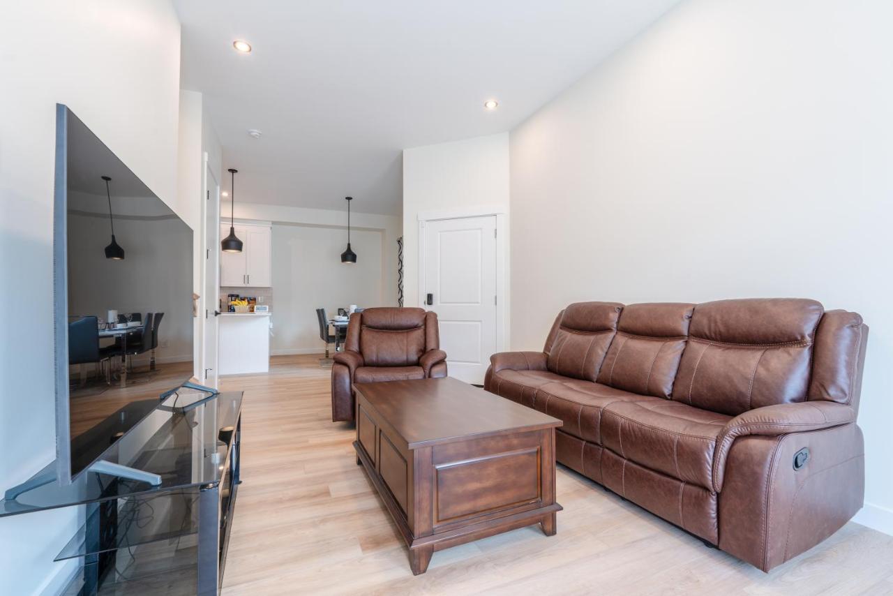 2 Of Lovely Home, Montgomery Downtown Calgary