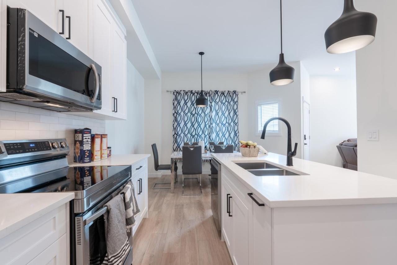 2 Of Lovely Home, Montgomery Downtown * Calgary