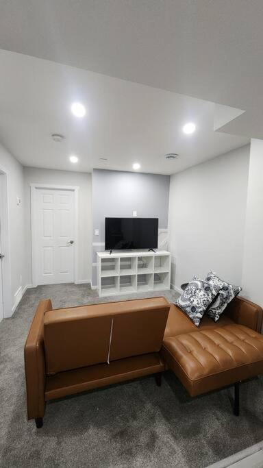 Aurora Legal Apartment *