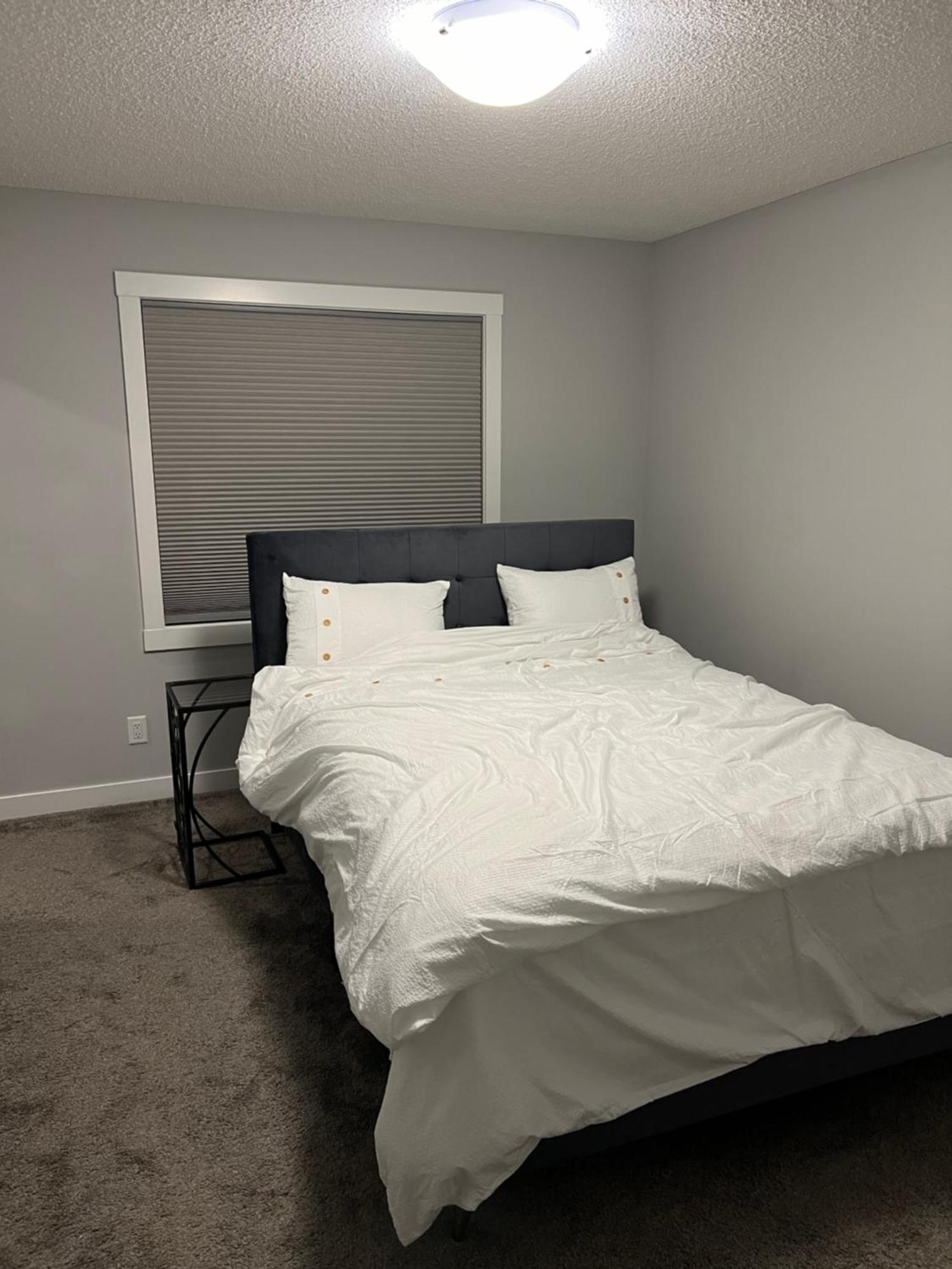 Entire House Holiday home Calgary