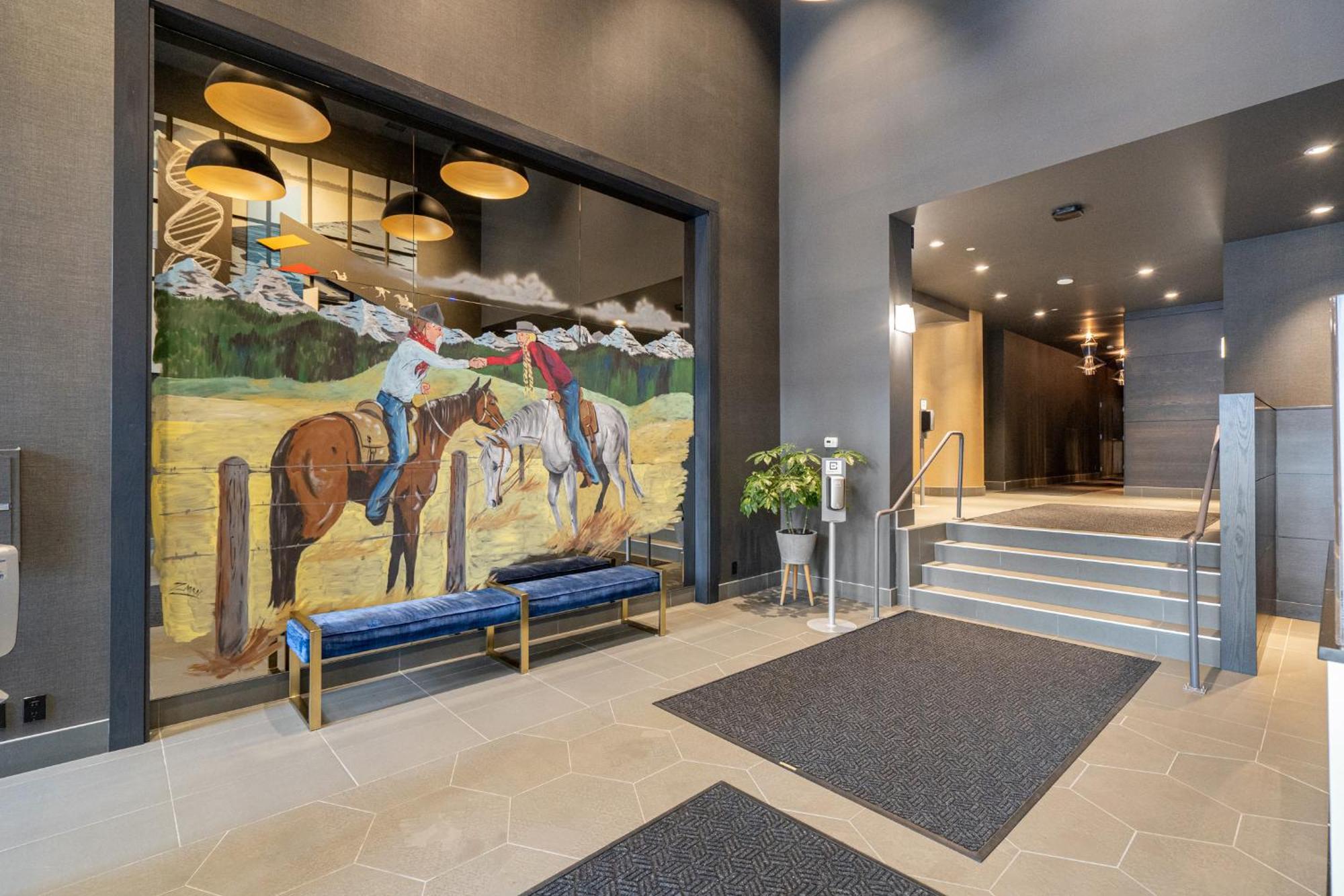 Apartment Unbeatable Downtown Experience- Walk To Bars, Casino, Stampede & Saddledome Bonus Banff Pass, Parking & Wine! *