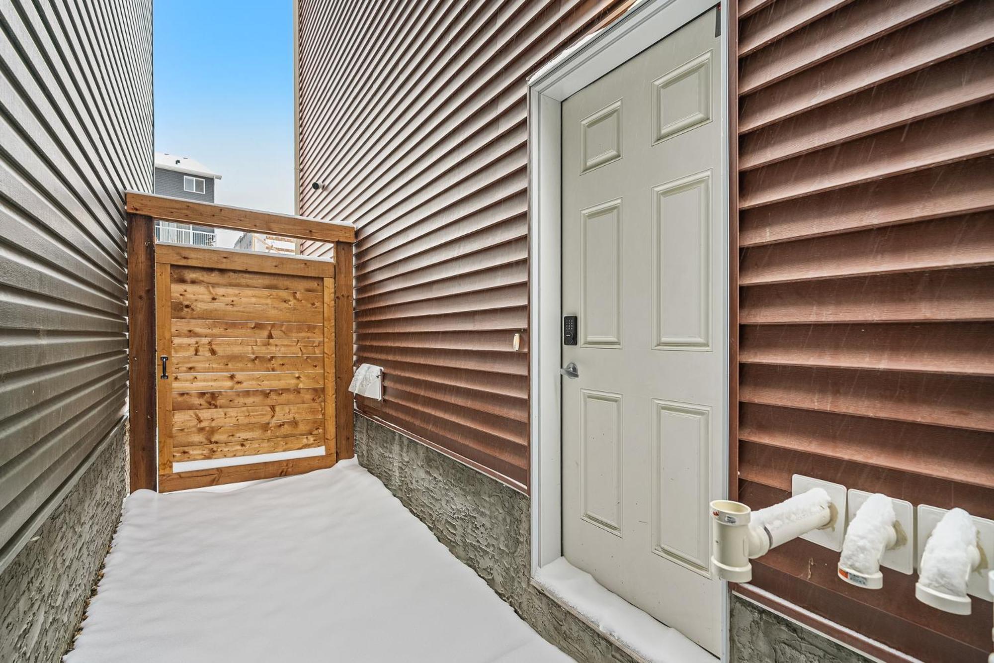 Apartment 2 Bedroom, 3 Bed Calgary