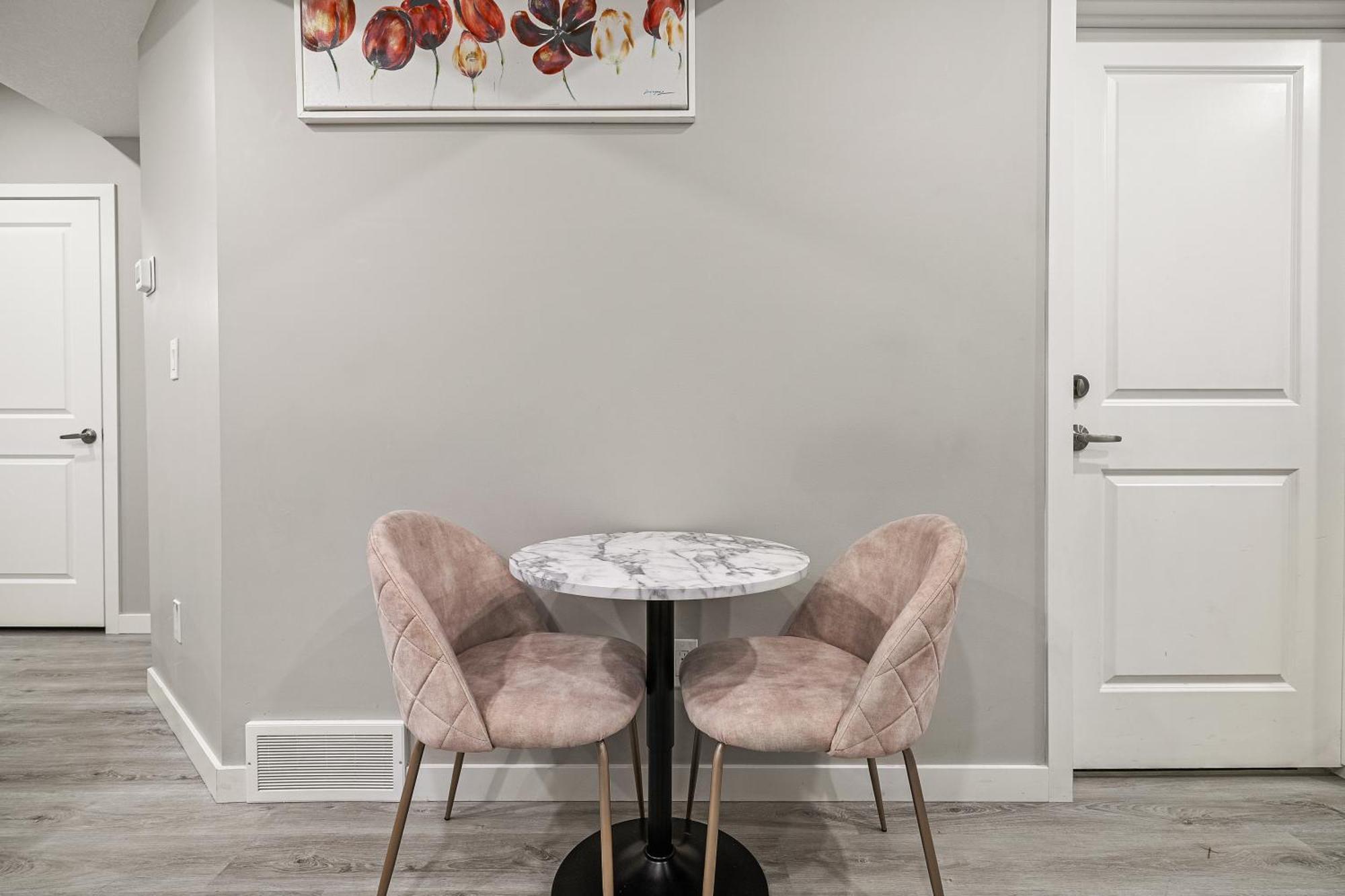 Apartment 2 Bedroom, 3 Bed Calgary
