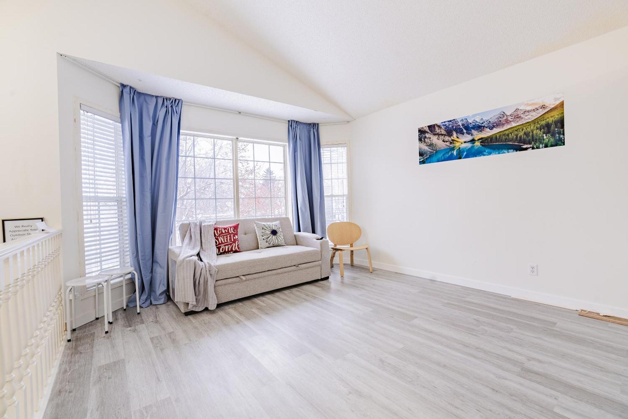 Main Floor Suite, 3 Bdr, 4bd Spacious And Cozy *