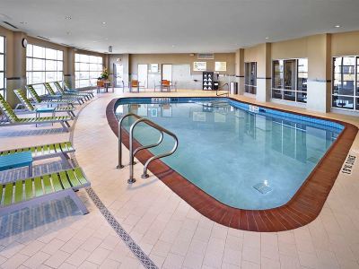 Homewood Airport Hotel Calgary