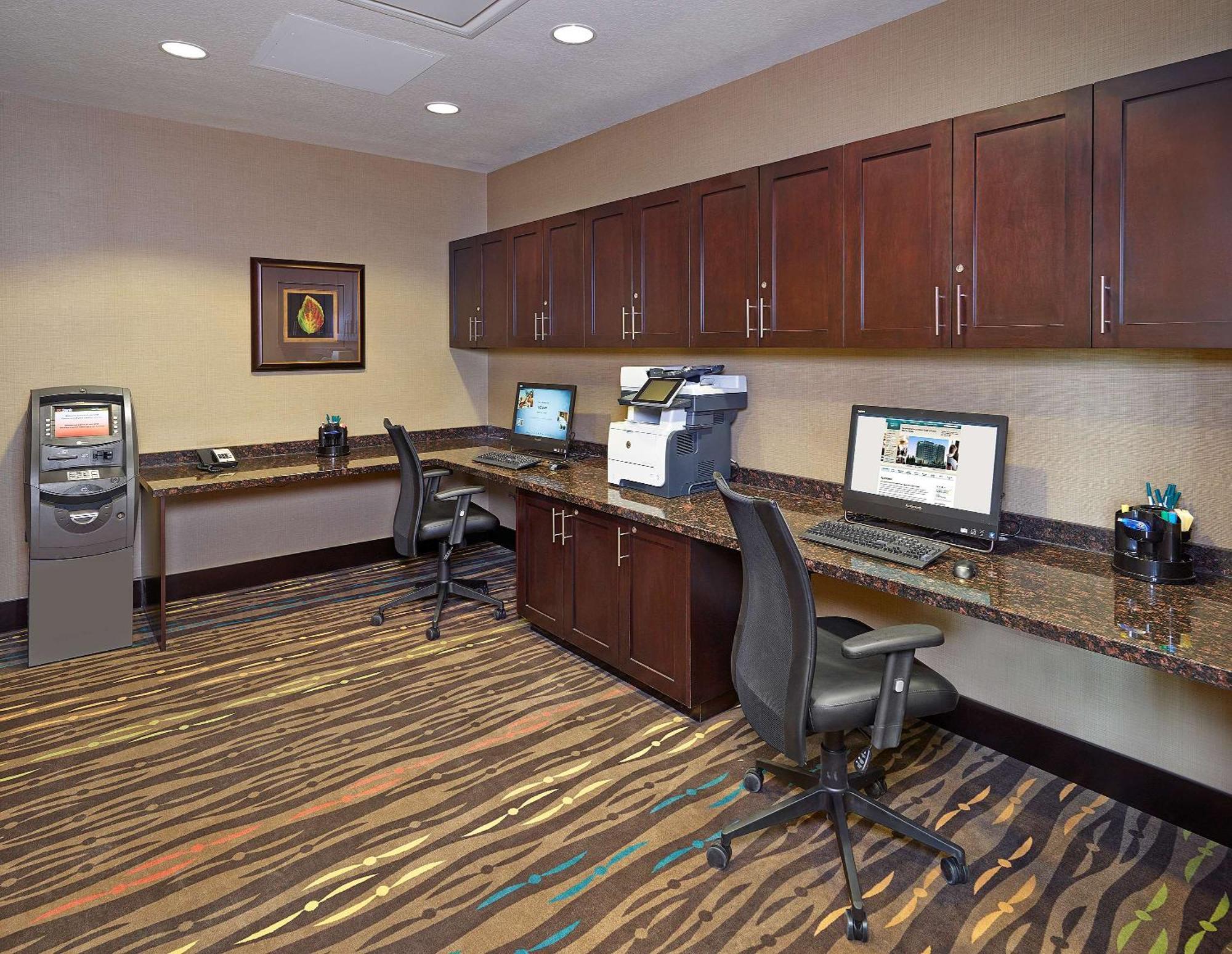 Hotel Homewood Airport