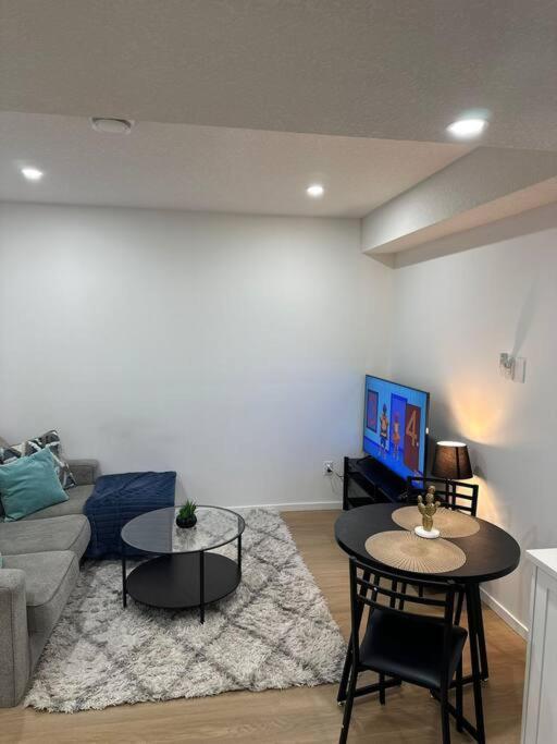 Guest In Southwest Calgary