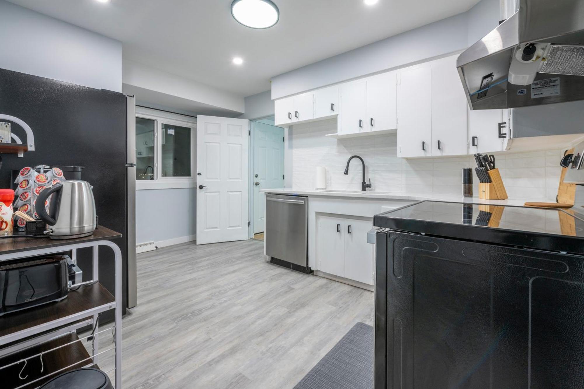 Centre Street Upper 2bedsuite 4408 Apartment Calgary