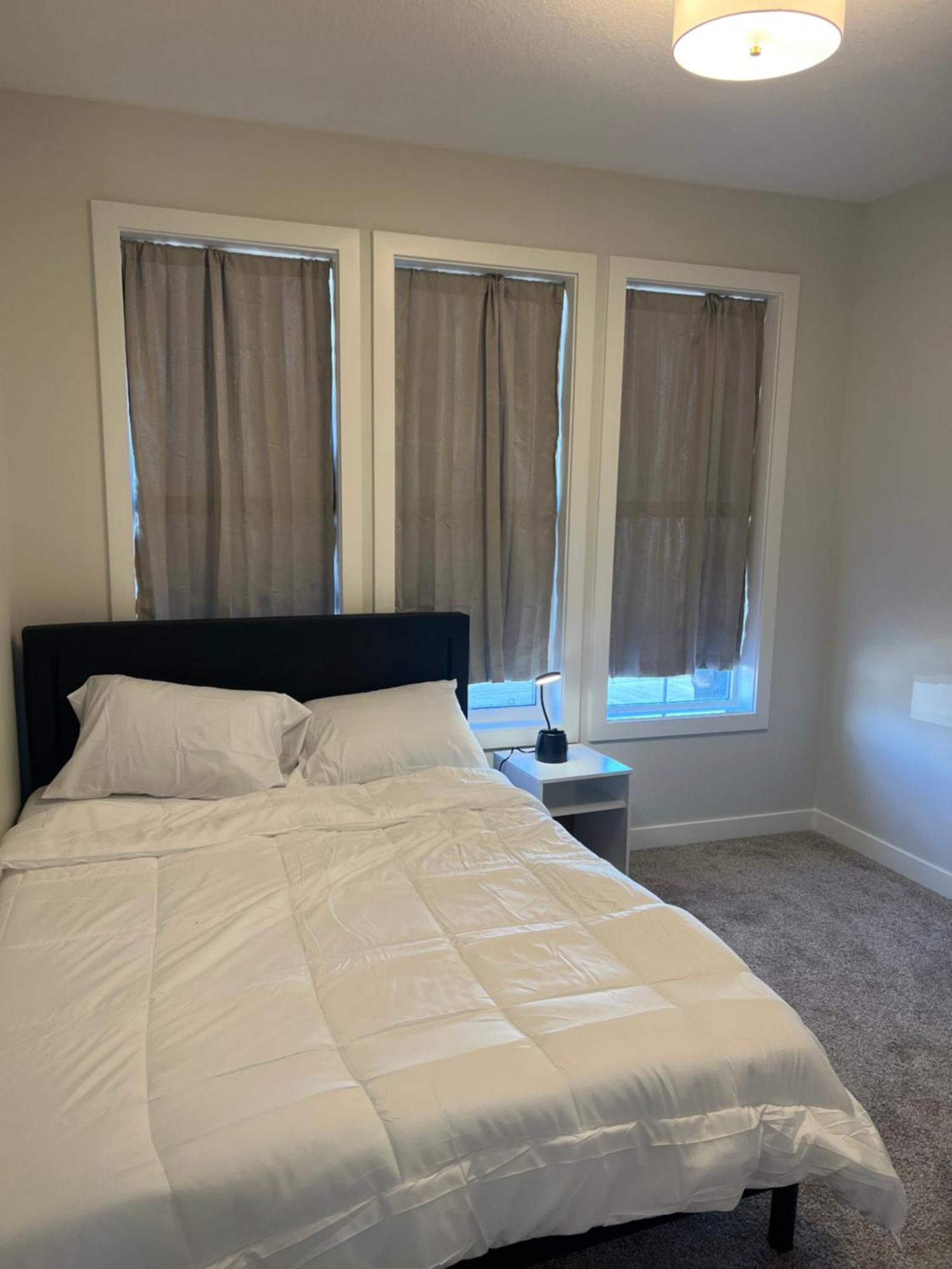 Lovely 4 Bedroom House Holiday home Calgary