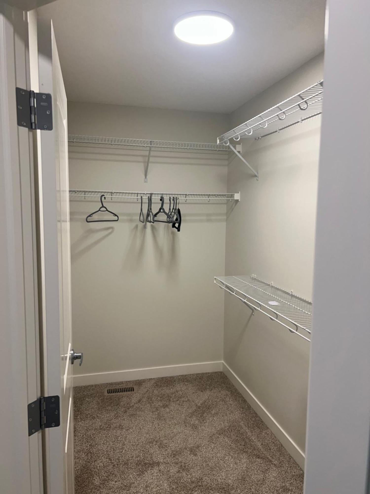 Lovely 4 Bedroom House Calgary