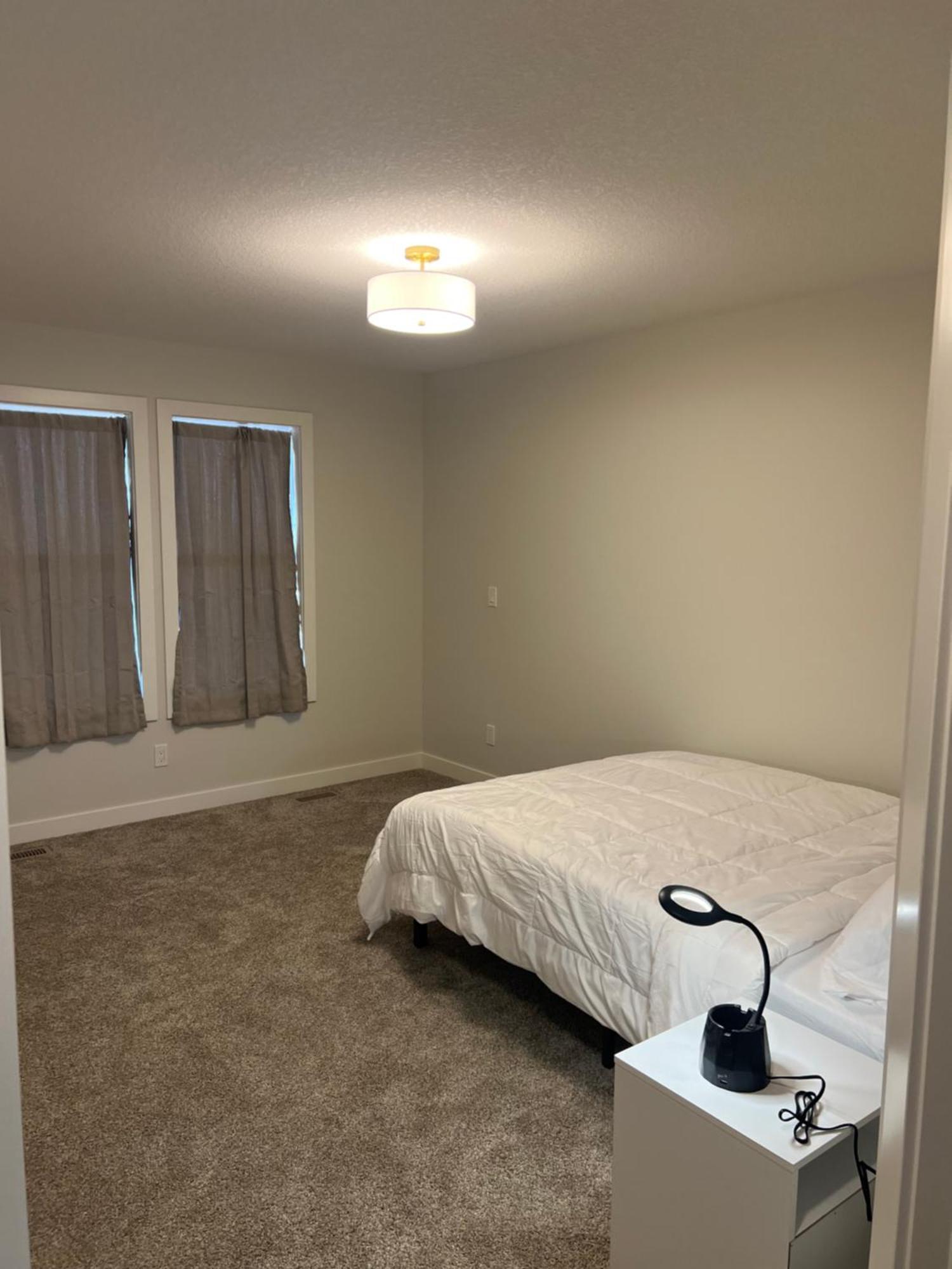 Lovely 4 Bedroom House * Calgary