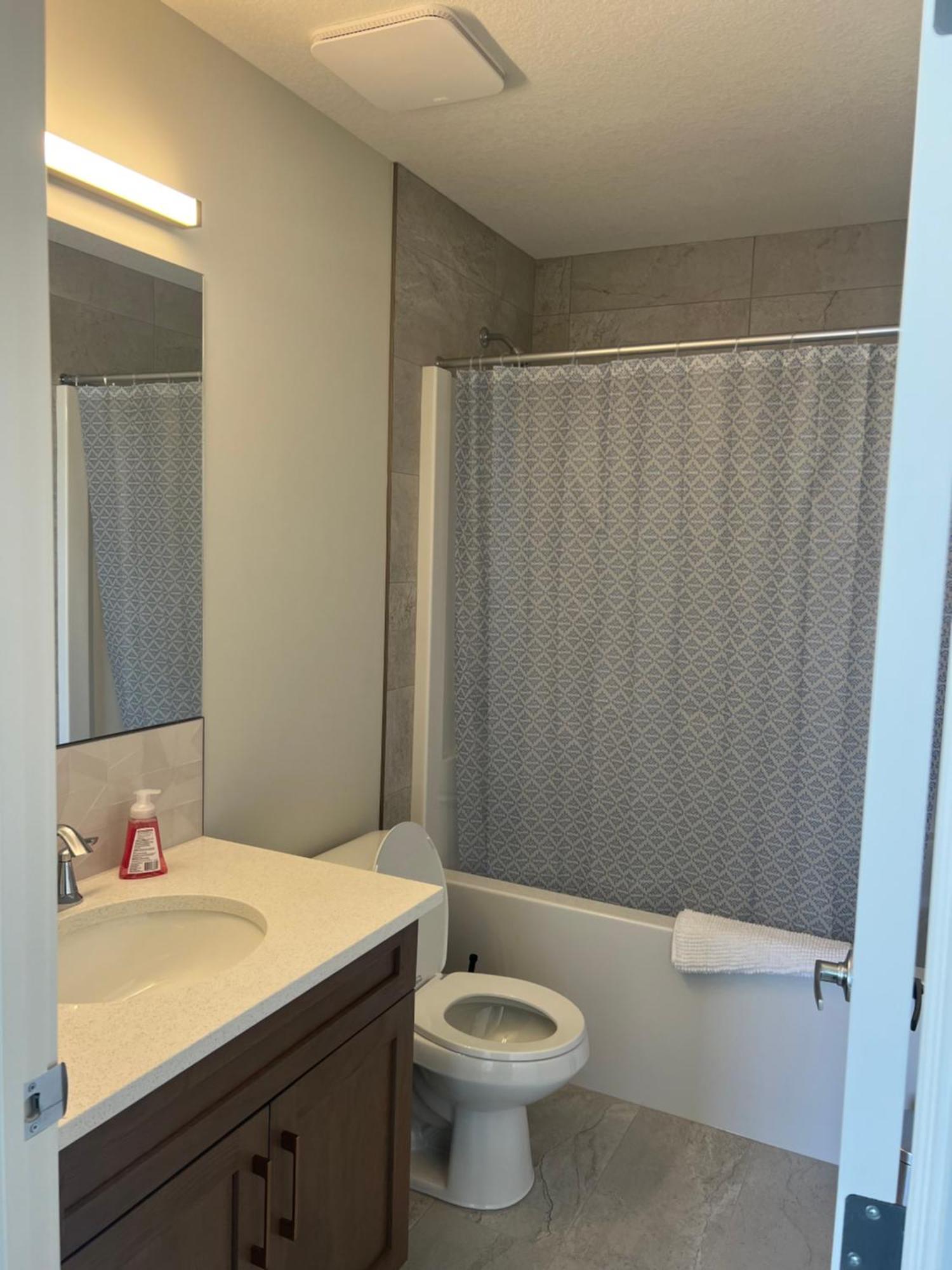 Lovely 4 Bedroom House Calgary