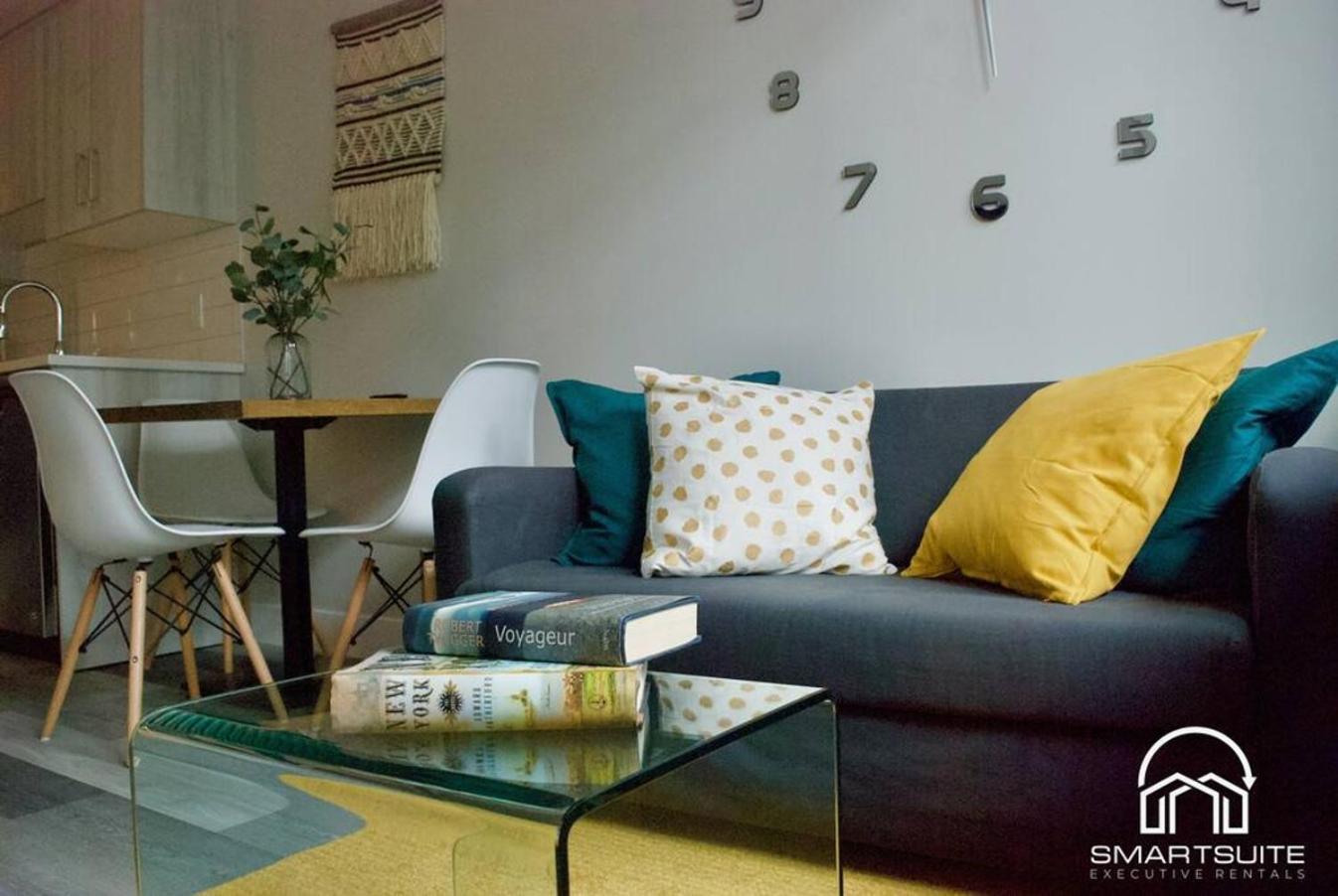 Modern 1br Full Kitchen Smarttv