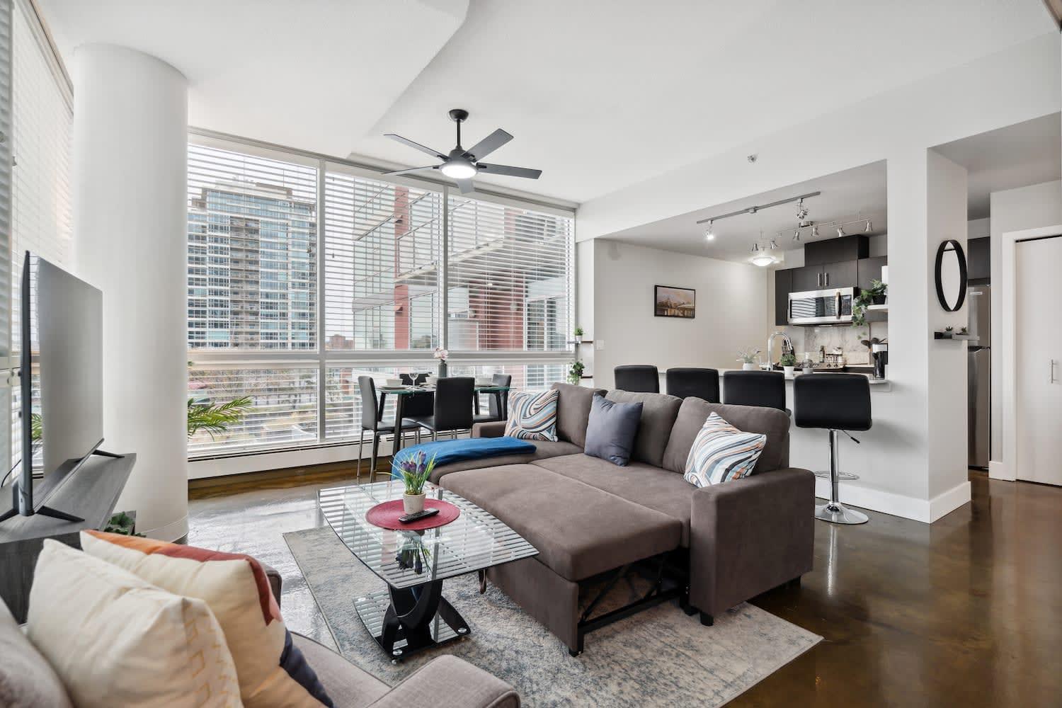 Upscale 2br - King Bed - Stunning Views