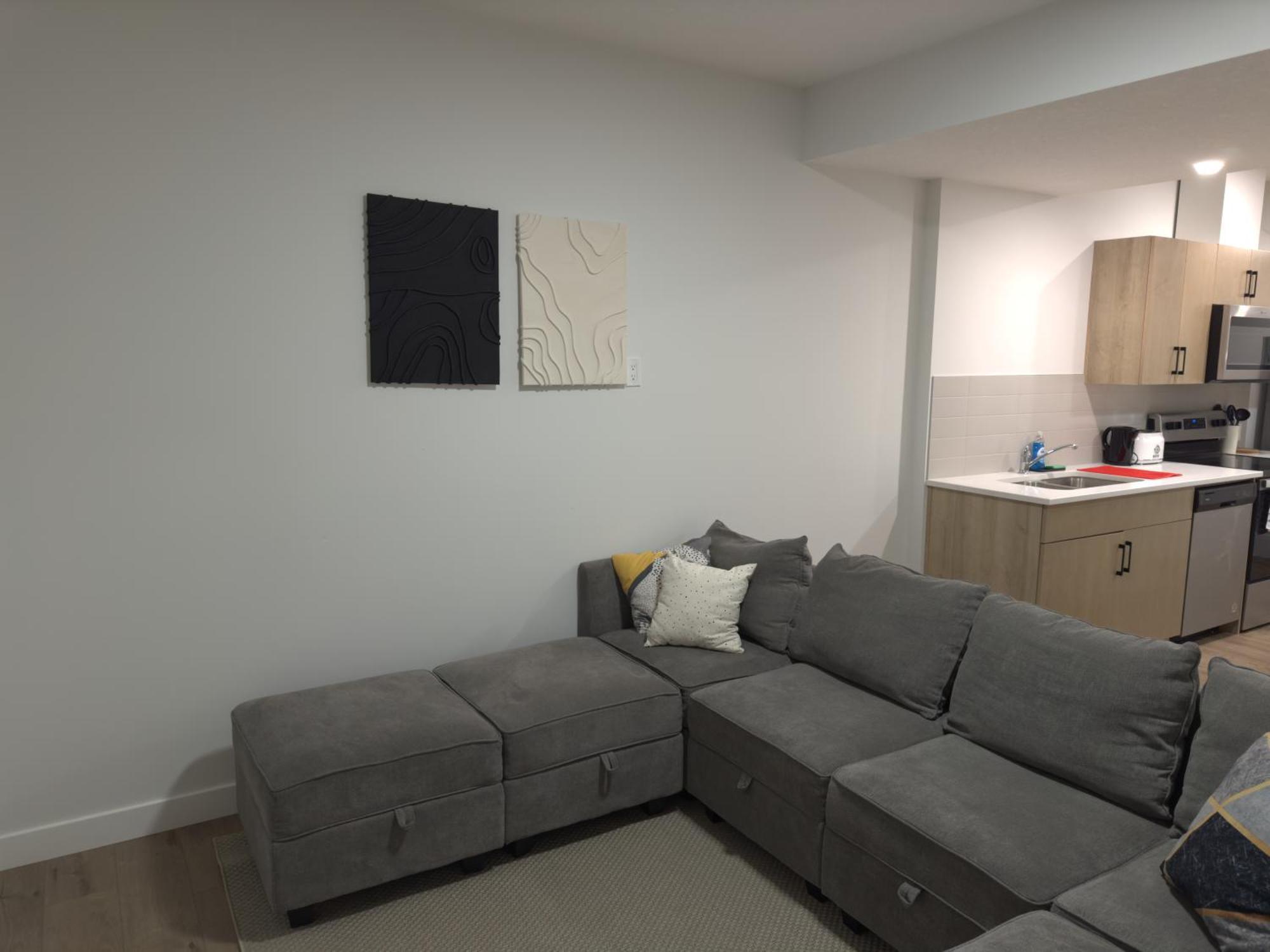 Apartment Cozy In South West Calgary