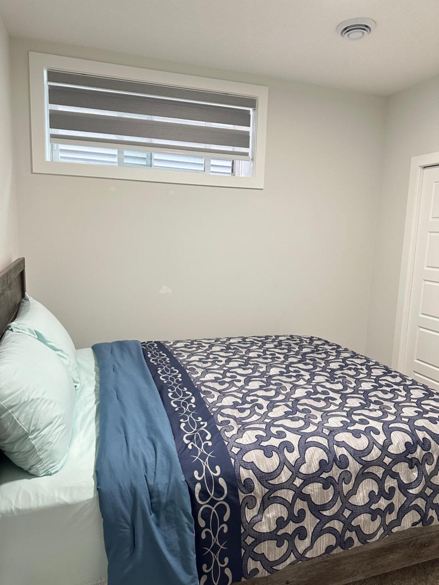 Apartment Cozy In South West Calgary