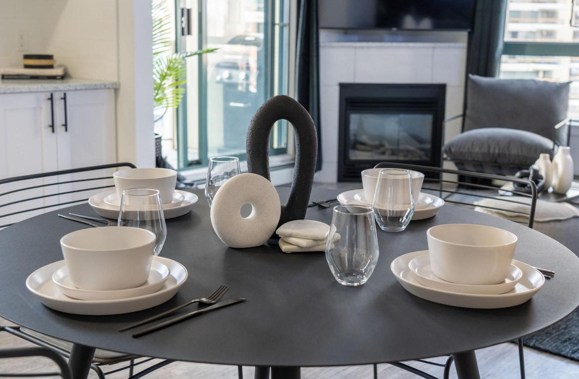 Holiday home The Loki I Patio & Bbq I Sleeps 5 I Downtown I Tv Calgary