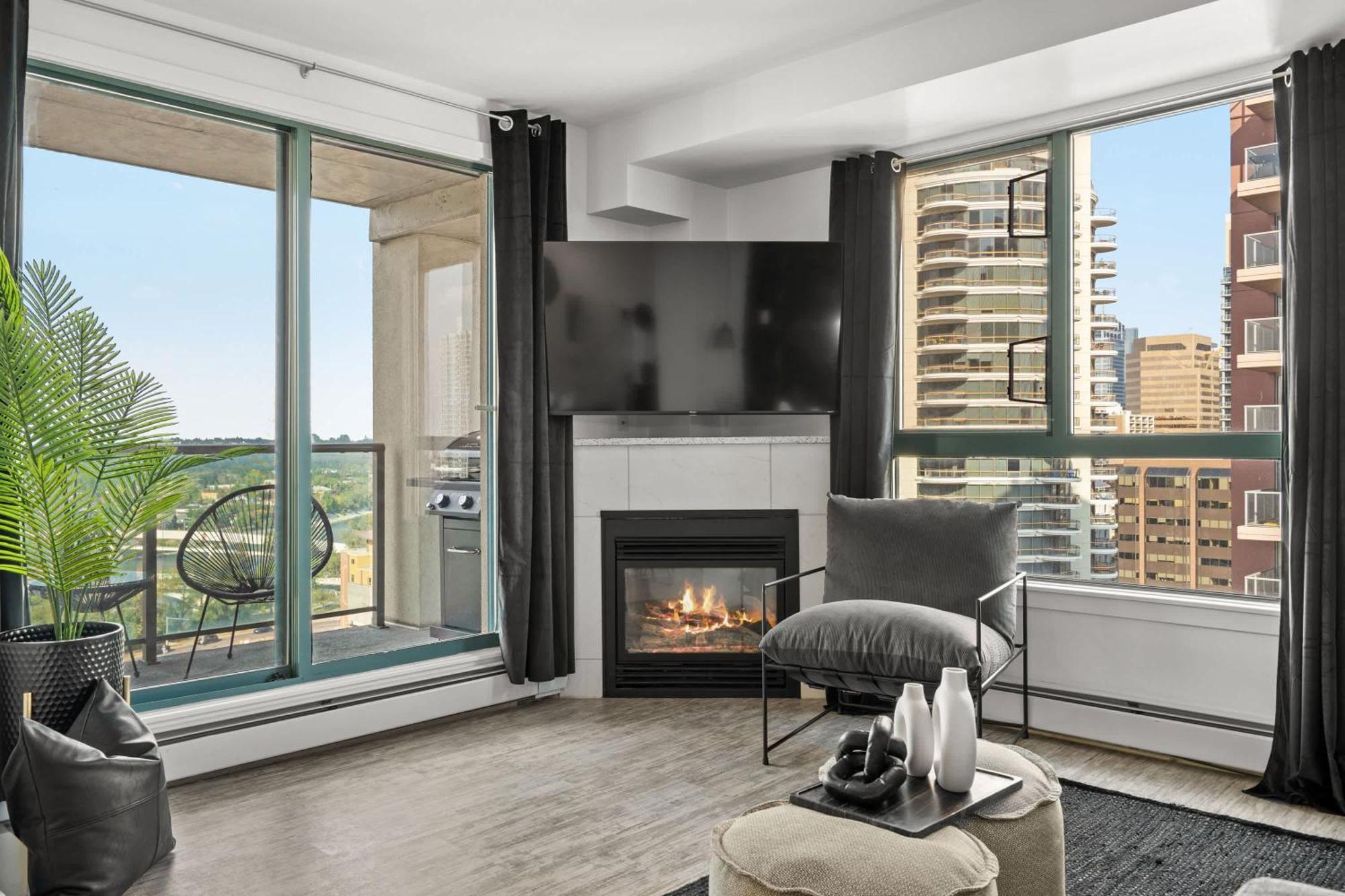 Holiday home The Loki I Patio & Bbq I Sleeps 5 I Downtown I Tv *