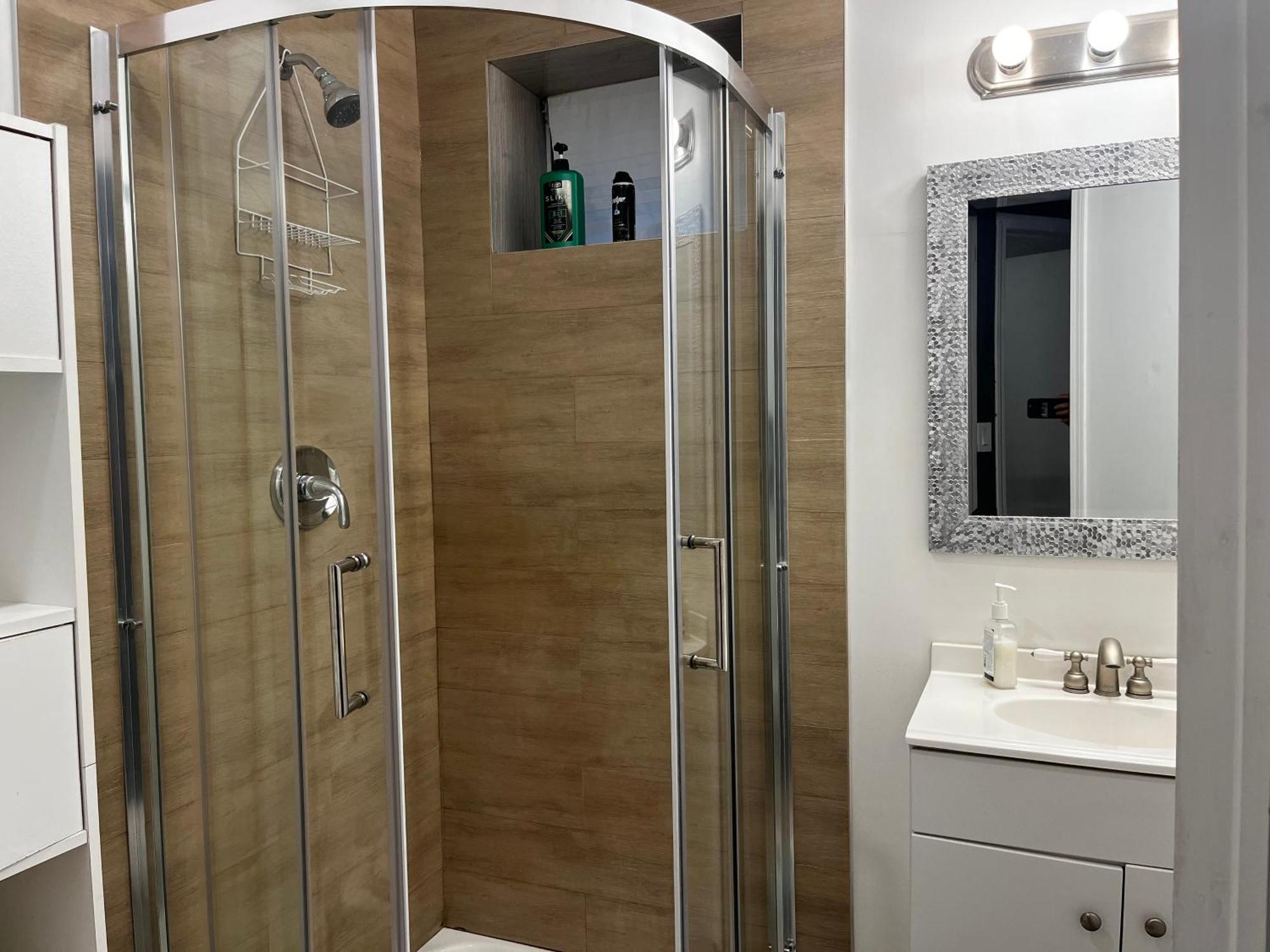 Homestay Hidden Valley New Basement With Private Bathroom! *