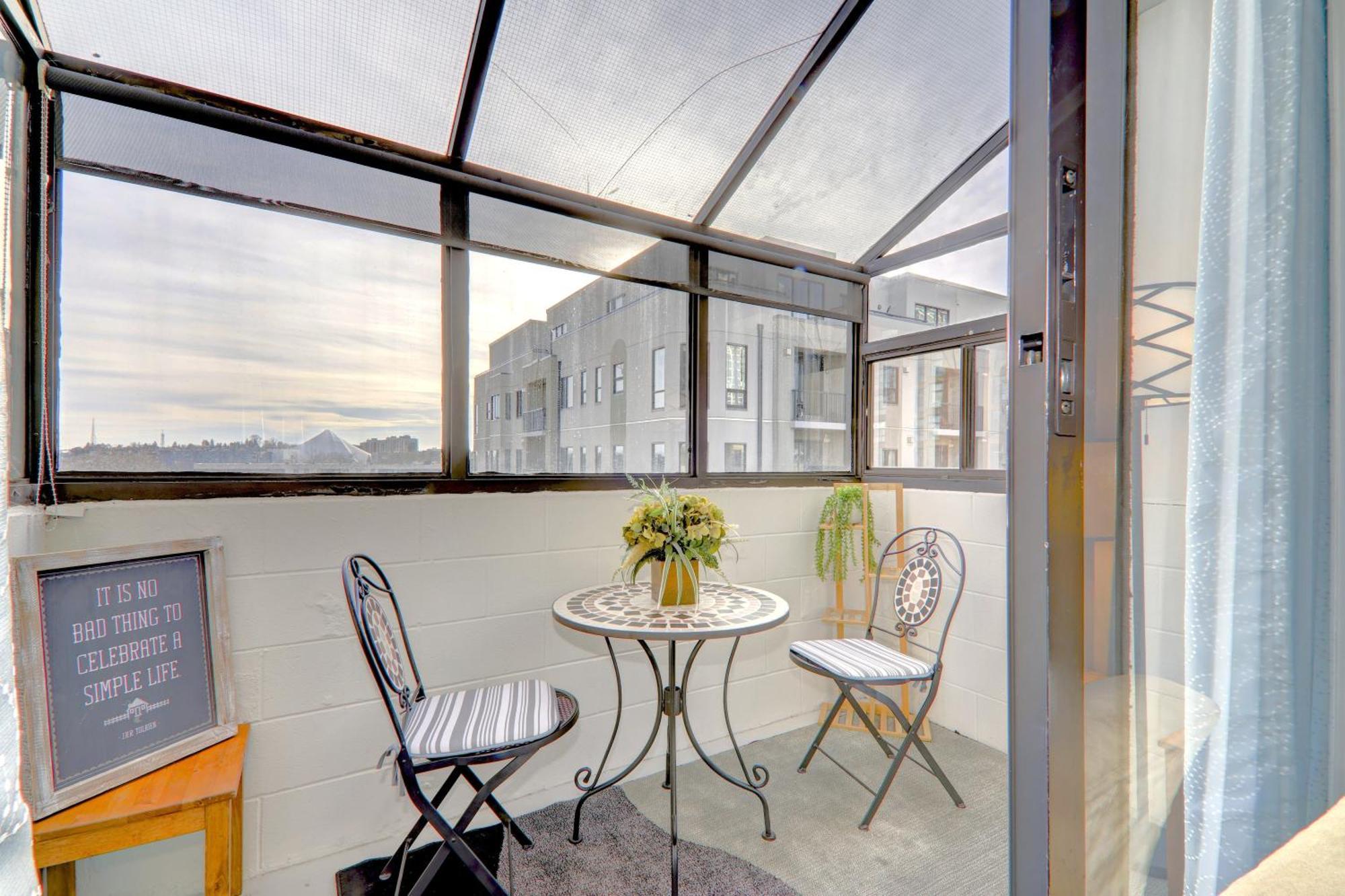 Apartment Spacious Floor At Stampede W Free Parking And Ac *