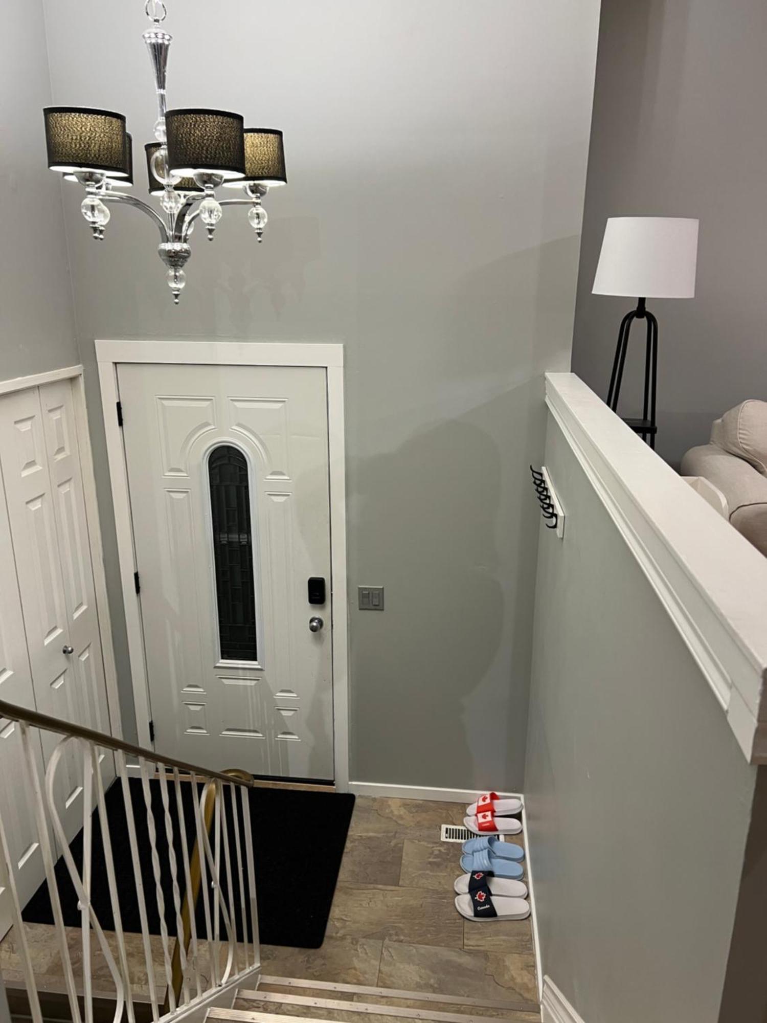 Luxurious 2br Whole Main Level -single House *