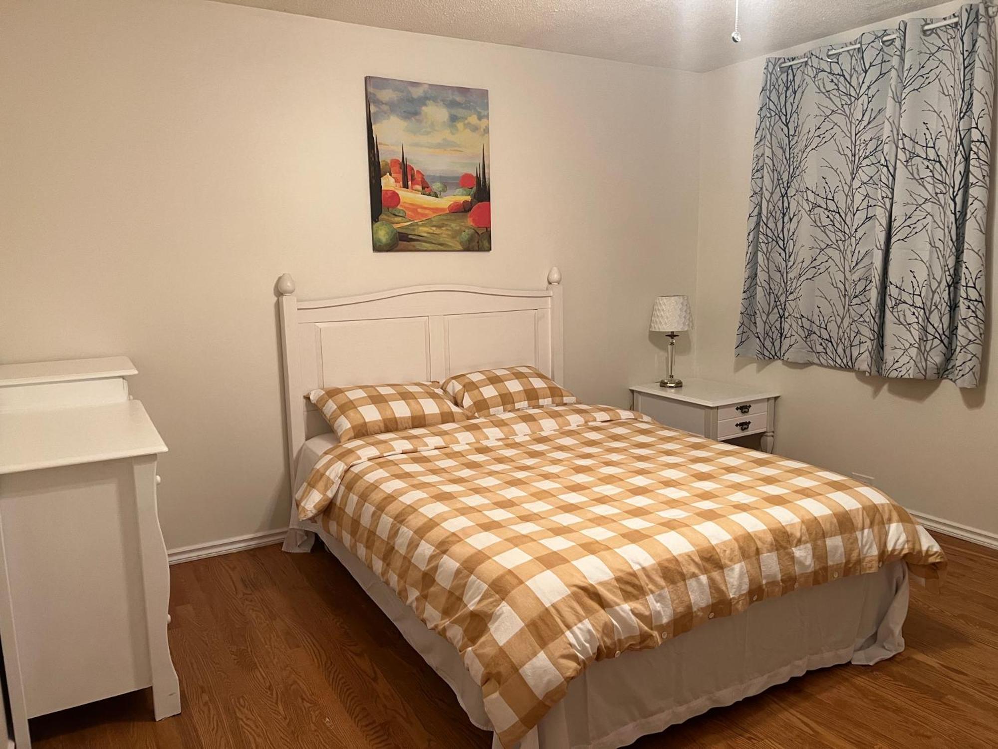 Luxurious 2br Whole Main Level -single House Apartment Calgary
