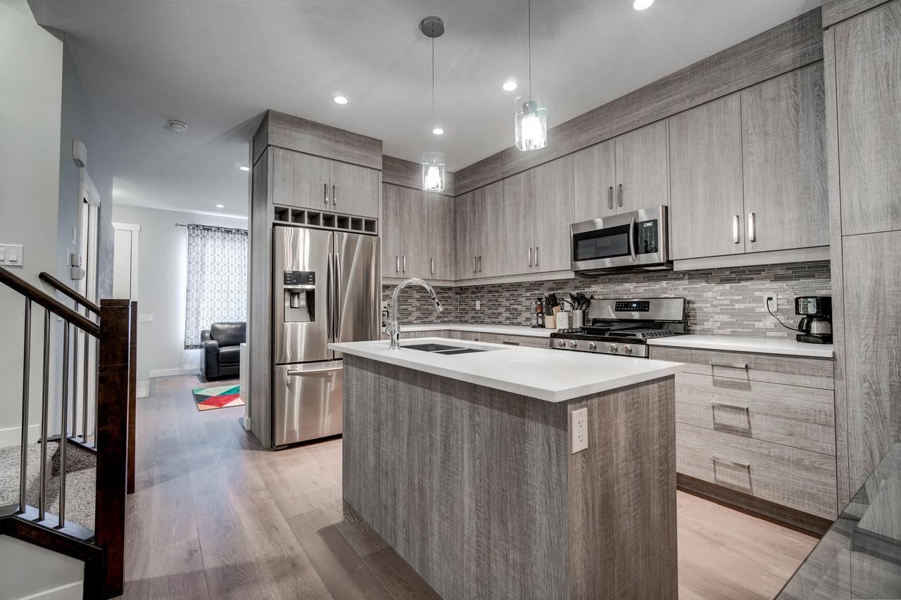 Apartment Three-bedroom With Fireplace #41 Sunalta Downtown *