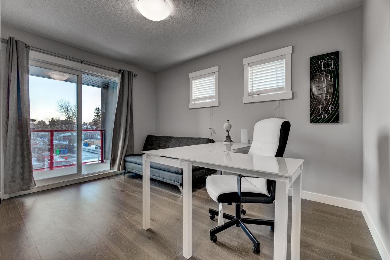 Three-bedroom With Fireplace #41 Sunalta Downtown * Calgary
