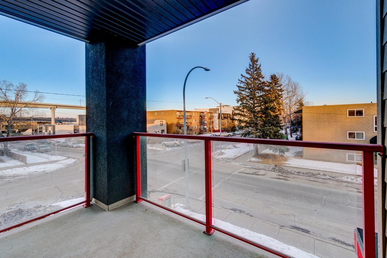 Three-bedroom With Fireplace #41 Sunalta Downtown * Calgary