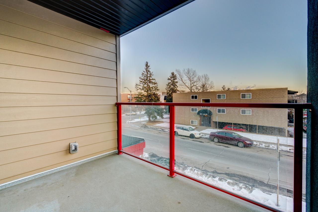 Apartment Three-bedroom With Fireplace #41 Sunalta Downtown *