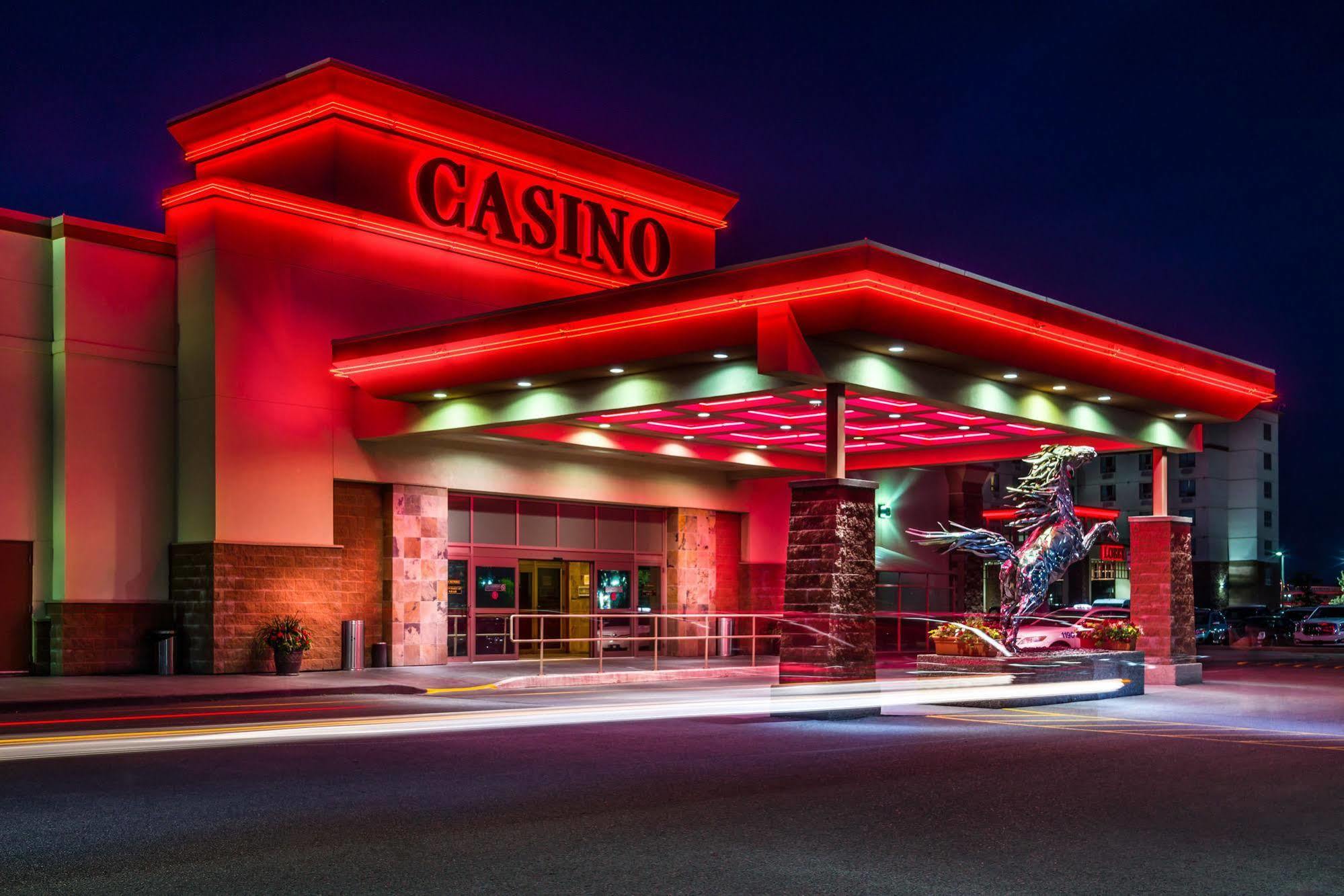 Deerfoot And Casino 4*
