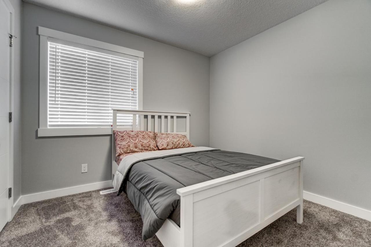 Apartment Three-bedroom With Fireplace #41 Sunalta Downtown Calgary