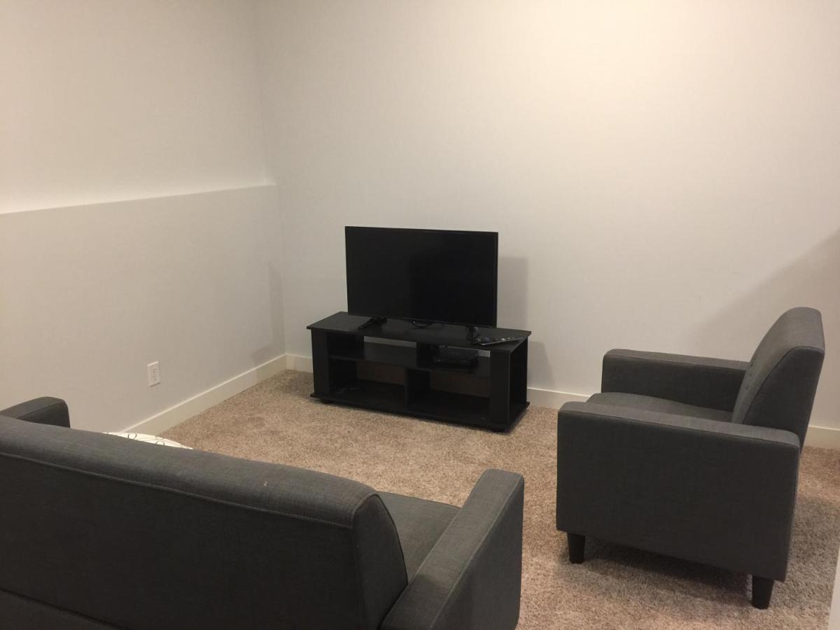 Three-bedroom With Fireplace #41 Sunalta Downtown