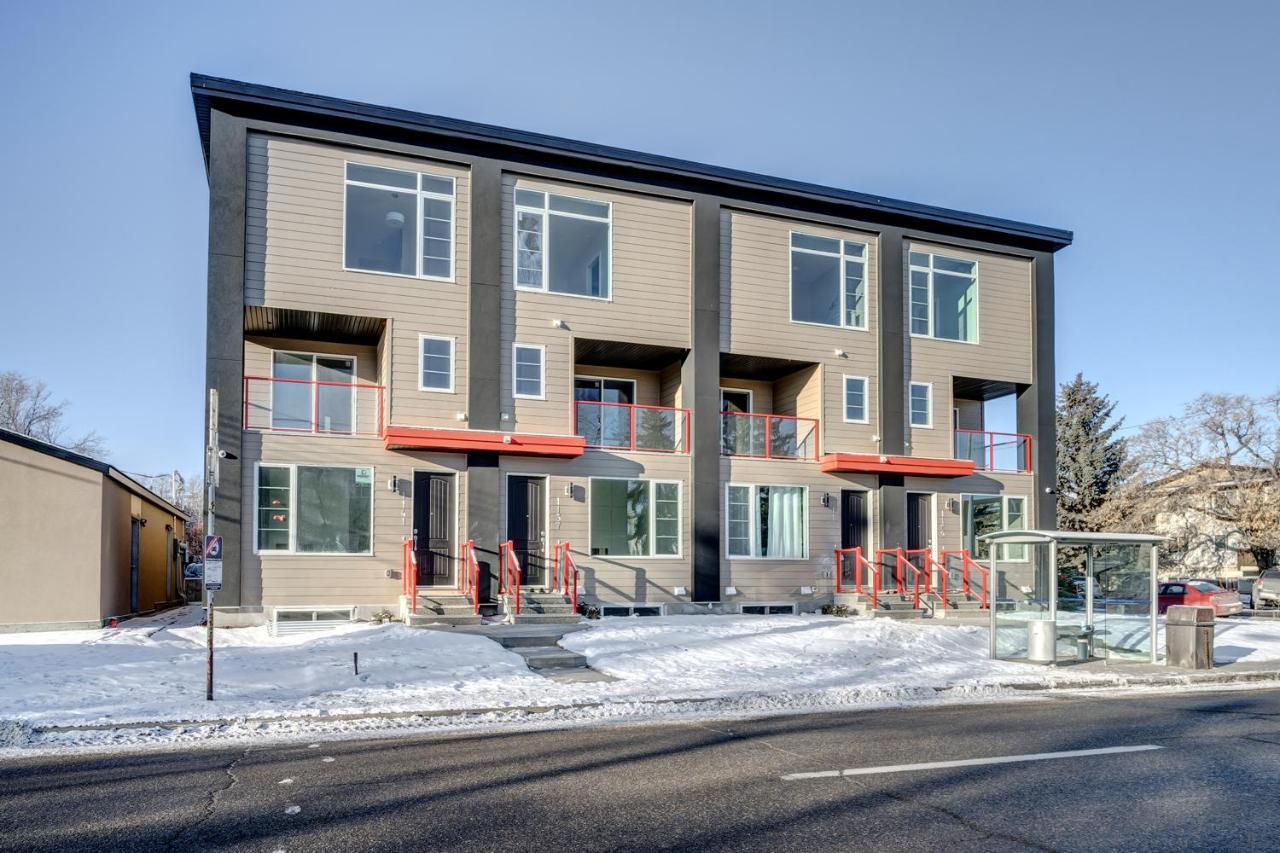 Three-bedroom With Fireplace #41 Sunalta Downtown Apartment Calgary