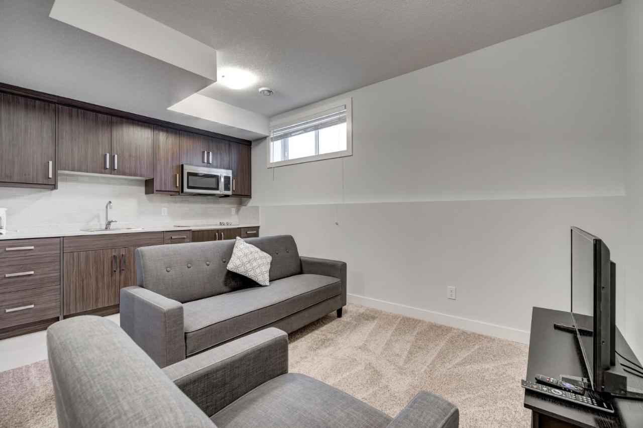 Apartment Three-bedroom With Fireplace #41 Sunalta Downtown Calgary