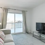 New Home With Ac, Patio And Netflix