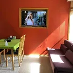 Sunny & Cozy Suite With Ping Pong & Pool Table