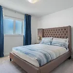 Luxury Spacious Private House Near City Centre