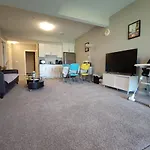 Brand New Entire Guest Suite By Lake Near Yyc