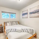 Luxury Home By North Glenmore Park