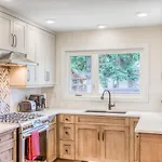 Luxury Home By North Glenmore Park