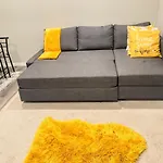 Cozy Newly Built And Cheerful 1-Bedroom Suite
