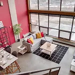 New Huge Penthouse Loft, Rooftop Patio, Bbq, Parking, Coffee