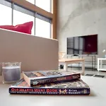 New Huge Penthouse Loft, Rooftop Patio, Bbq, Parking, Coffee