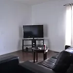 Private Bedroom On Renovated Duplex Main Floor - Dover