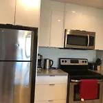 Amicable, Cozy, High Speed Internet, Sleeps 2 Riverview Downtown Apartment