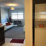 Amicable, Cozy, High Speed Internet, Sleeps 2 Riverview Downtown Apartment