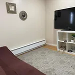 Super Luxury & Cozy Lower Level Apartment In Nw Calgary, Ab Close To Banff