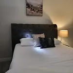 Luxury Suite In Calgary Nw