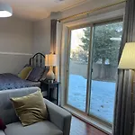 Lily Room Near Golf And Banff Costco Newly Renovated Queen Size Bed Single Bathroom Sofa Tv